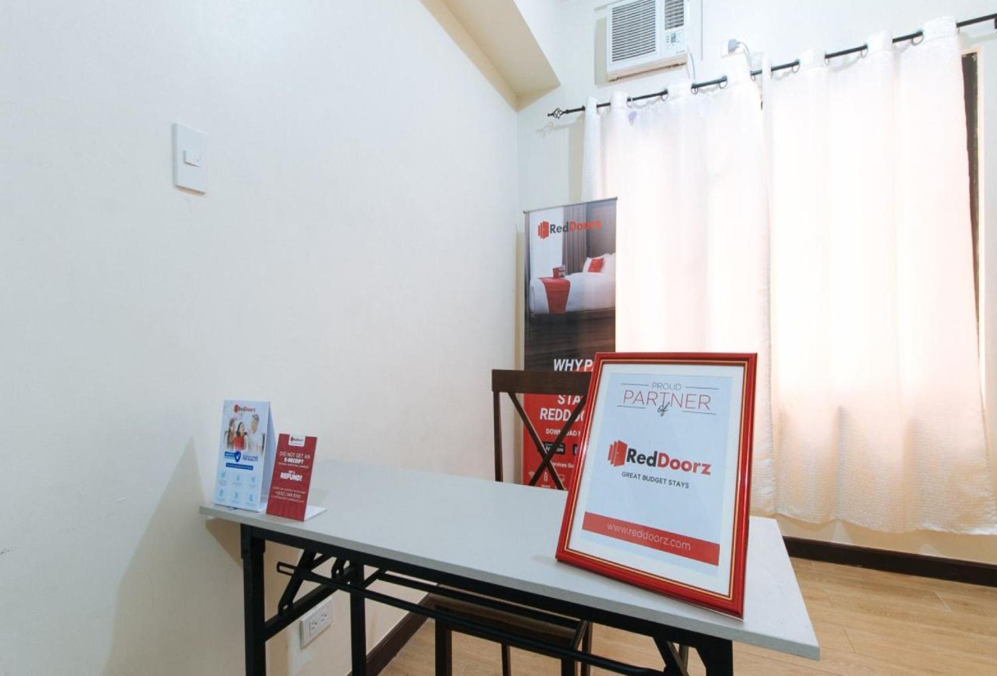 Reddoorz Near Cebu Metropolitan Cathedral Hotel Exterior photo